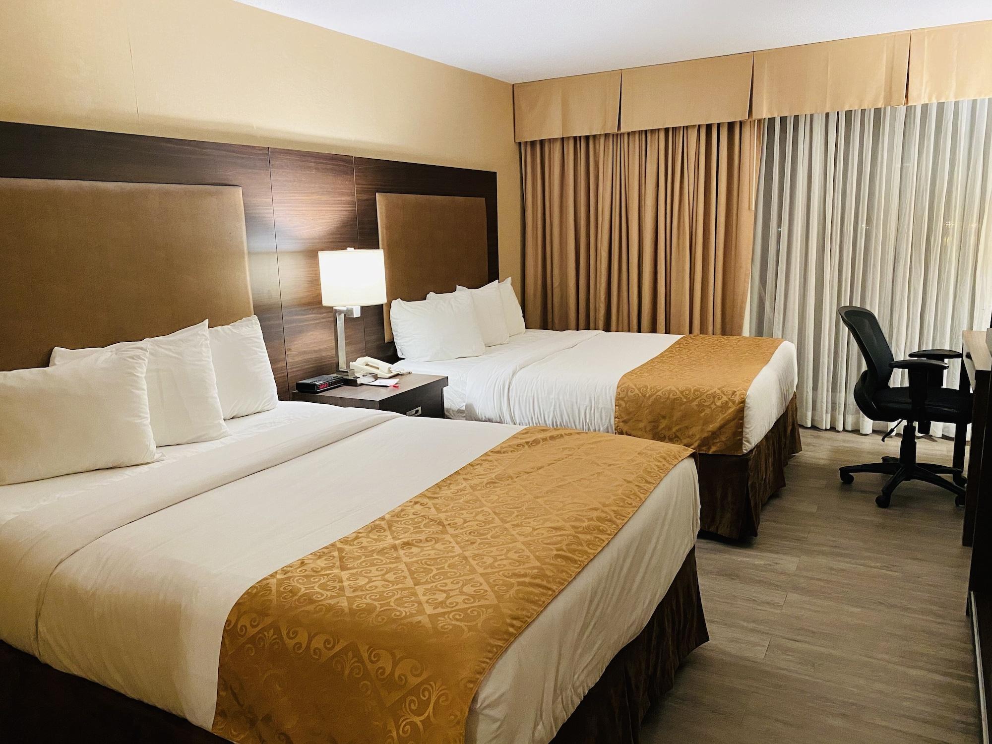 Ramada By Wyndham Belleville Harbourview Conference Center Eksteriør billede